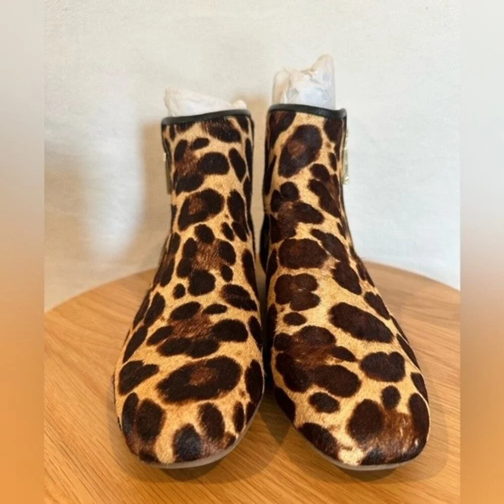 NWOB ** Louise et Cie Lo-Yasmin Leopard Cow Hair Boot 5.5M